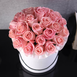 Шляпная коробочка с розами