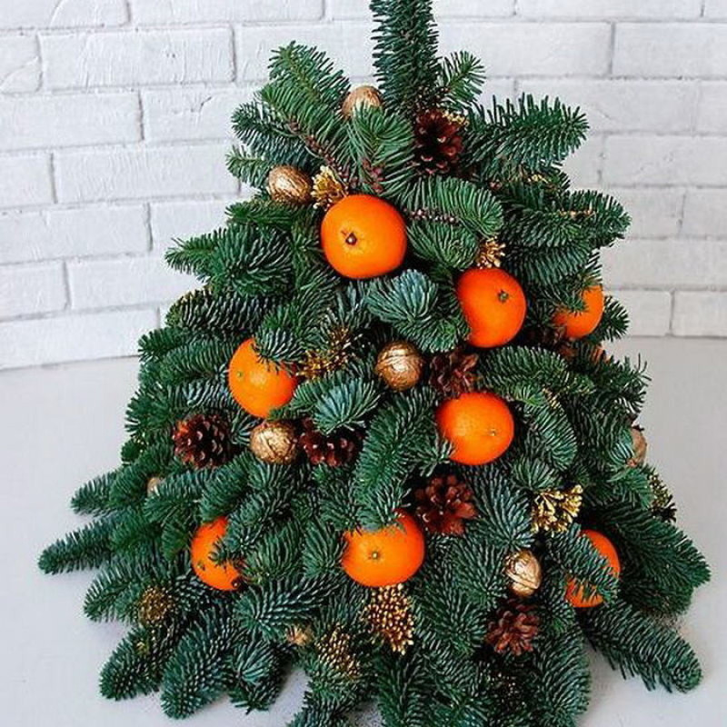 Елка декоративная с мандаринами и шишками, стандартный