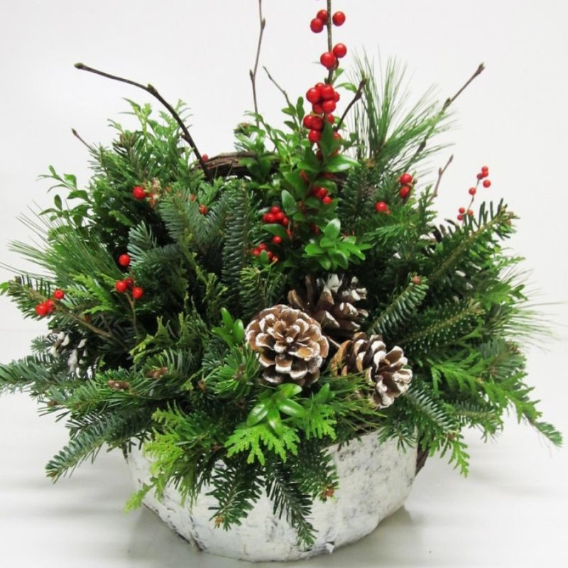 Rozhdestvenskaya kompozitciya v korzinke, standart