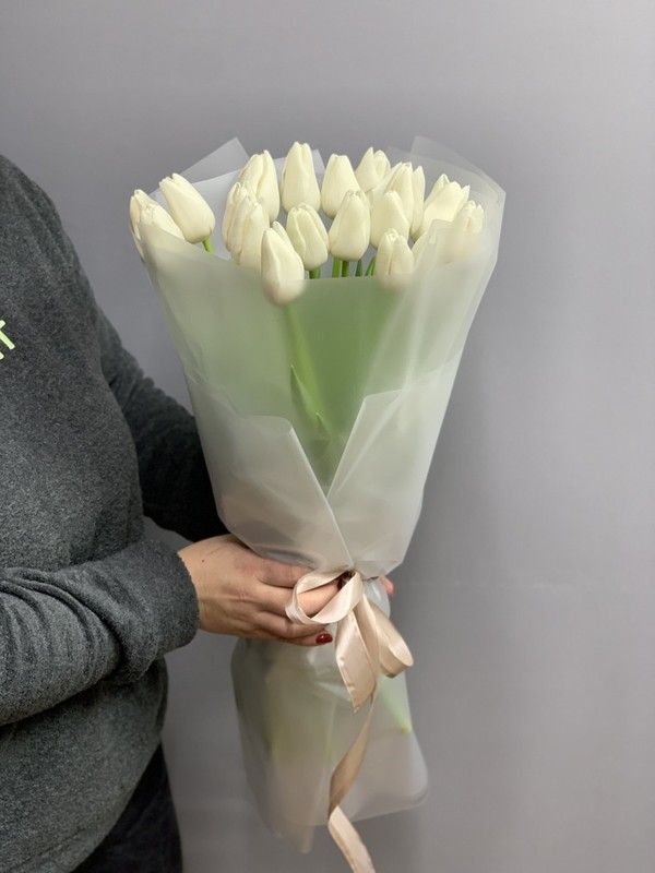 Букет из 15 белых тюльпанов, букет из 15 белых тюльпанов