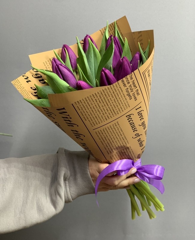 Букет из 9 фиолетовых тюльпанов, букет из 9 фиолетовых тюльпанов