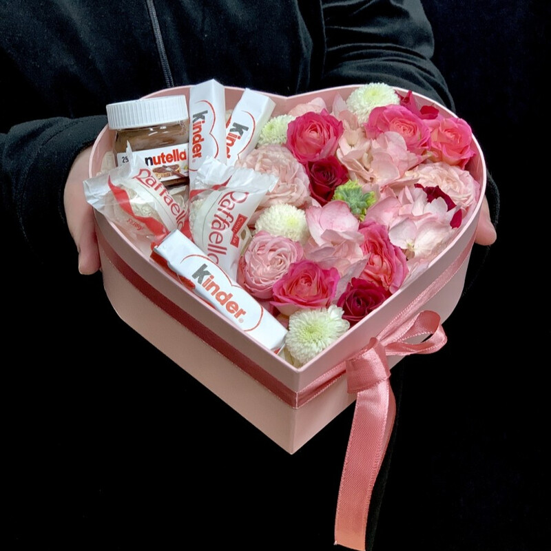 Korobka serdtce so sladostyami, standart