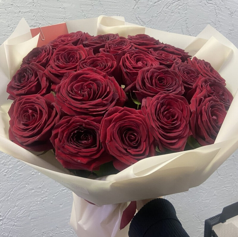 Букет из красных роз , стандартный