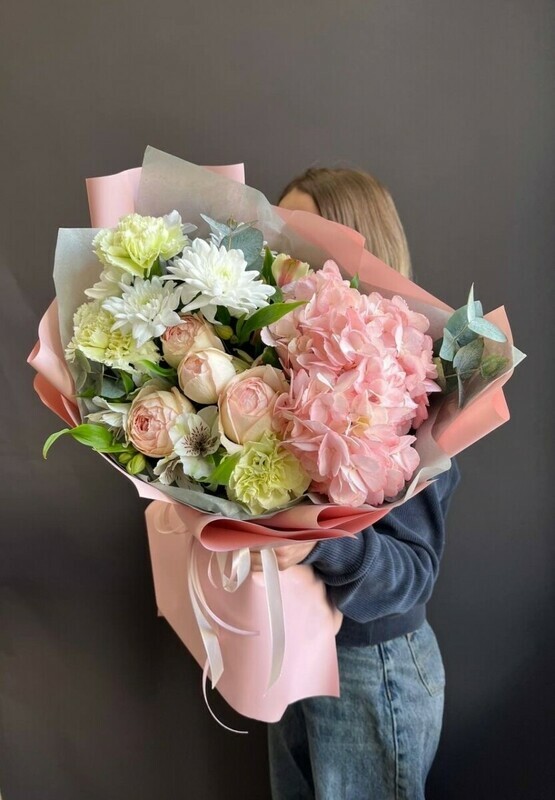 Нежный авторский букет для любимой девушки, стандартный