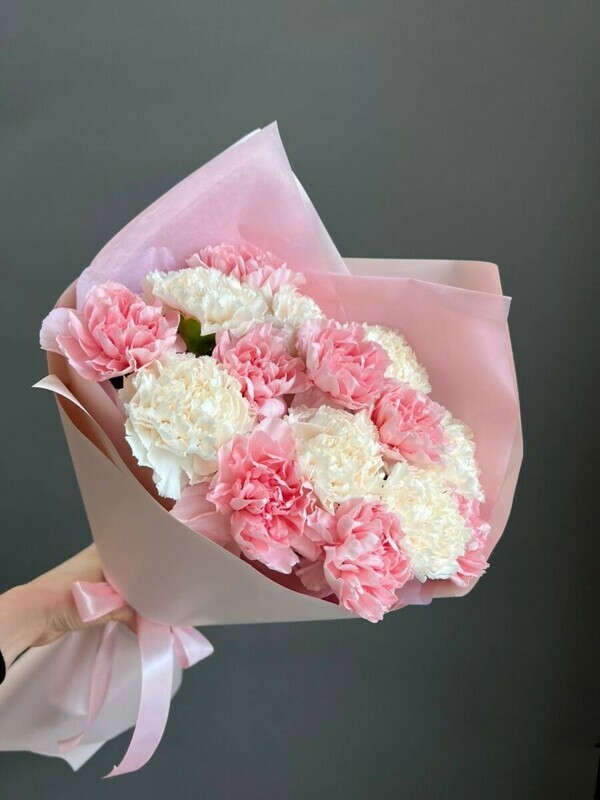 Нежный букет с 15 диантусами, стандартный