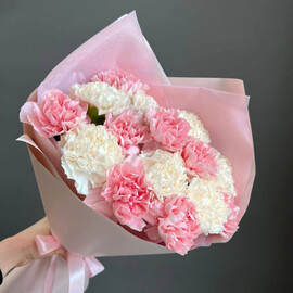 Nezhnij buket s 15 diantusami