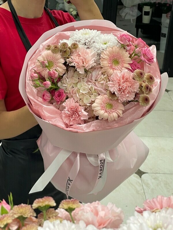Bouquet of Hydrangea, chrysanthemum, Gerbera, bush rose , standart