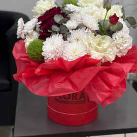 Красная коробка 