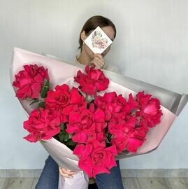 Букет из малиновых французских роз