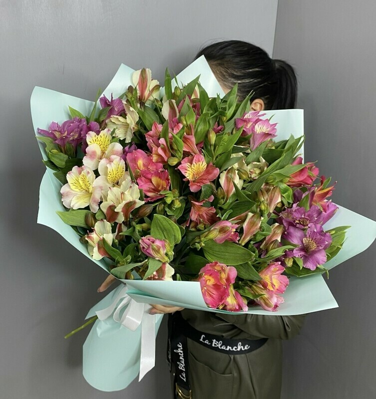 Букет из пышных альстромерий, стандарт