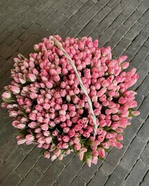 151 тюльпан в корзине роскошь