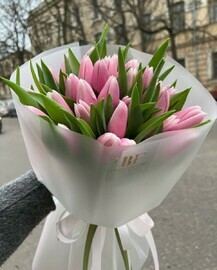 Букет из 21 розовых тюльпанов