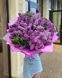 Шикарный букет из сирени 51