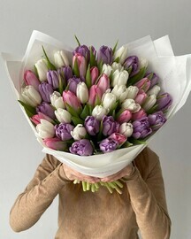 Buket iz raznotcvetnih tyul_panov 51 shtuka