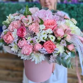 короб из хризантем роз кустовых роз