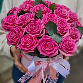 композиция из 19 роз 