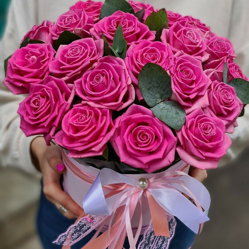 композиция из 19 роз , стандартный