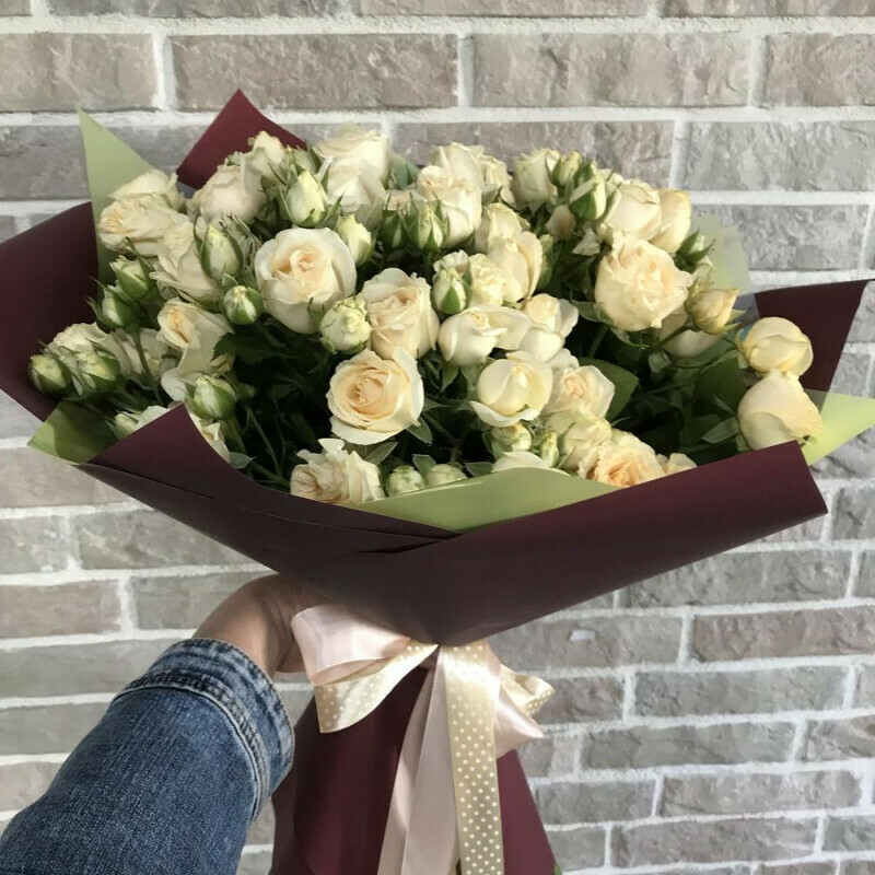 Ocharovanie, 11 kustovih roz