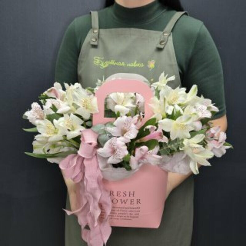 Buket vesennij v korobke, standart