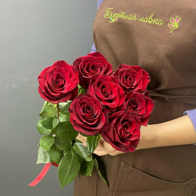 7 красных роз, стандартный