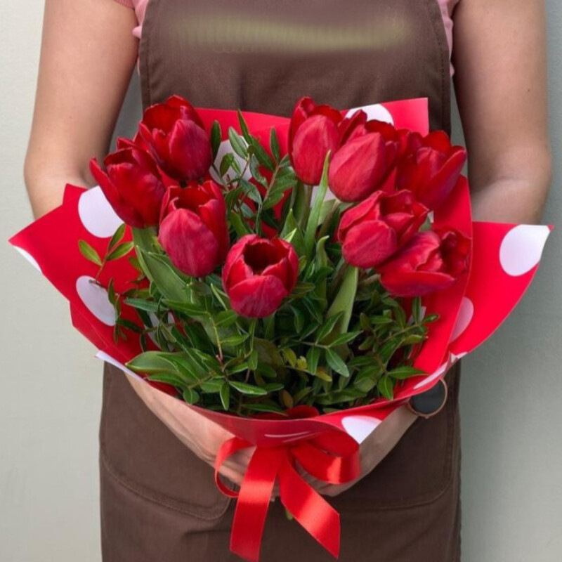 9 красных тюльпанов, стандартный