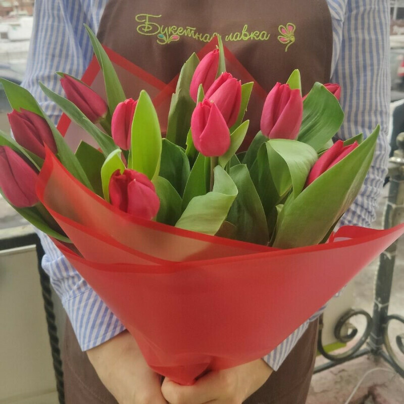11 красных тюльпанов, стандартный