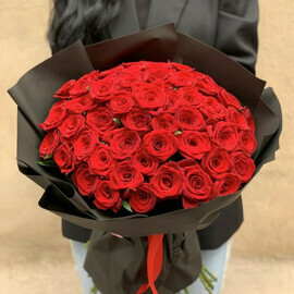 Букет из 51 красной розы