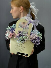 Raduzhnaya kompozitciya iz gipsofili