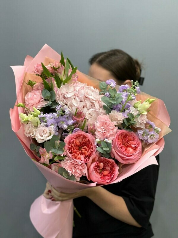 Buket Rozovij shepot, premium