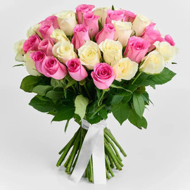 Букет розово-белых кенийских роз