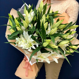 13 лилий в оформлении