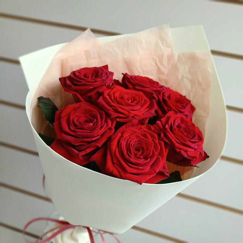 Bouquet of 7 red roses, standart