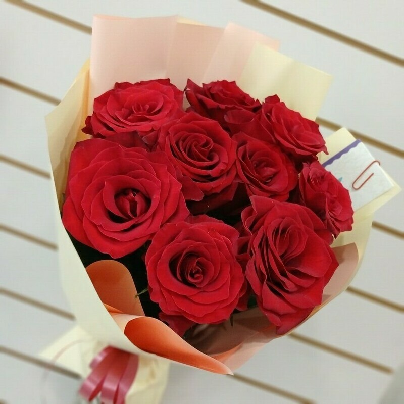 Букет из 9 красных роз, стандартный