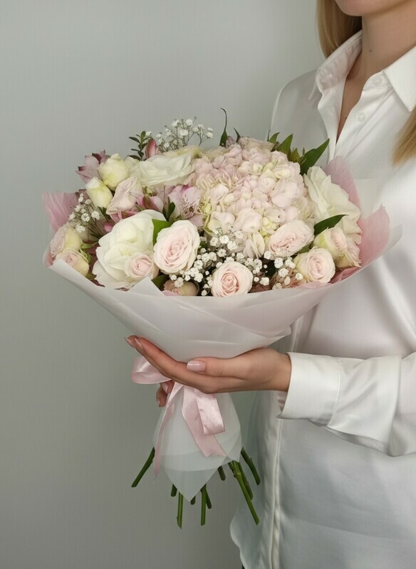 Букет с гортензией "Искушение", стандартный