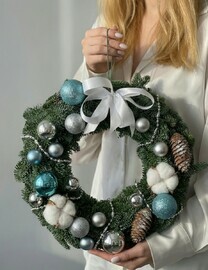 Новогодний венок из датской ели