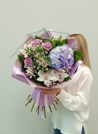 Букет с гортензией "Лавандовый ветер"