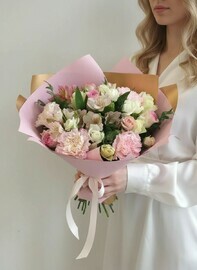 Букет с розами "Вальс ароматов"