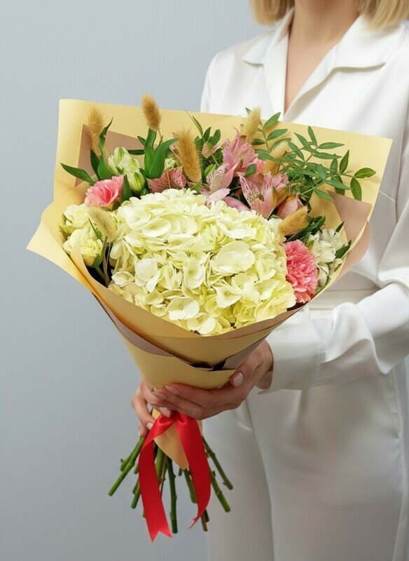 Букет с гортензией "Карамель", стандартный