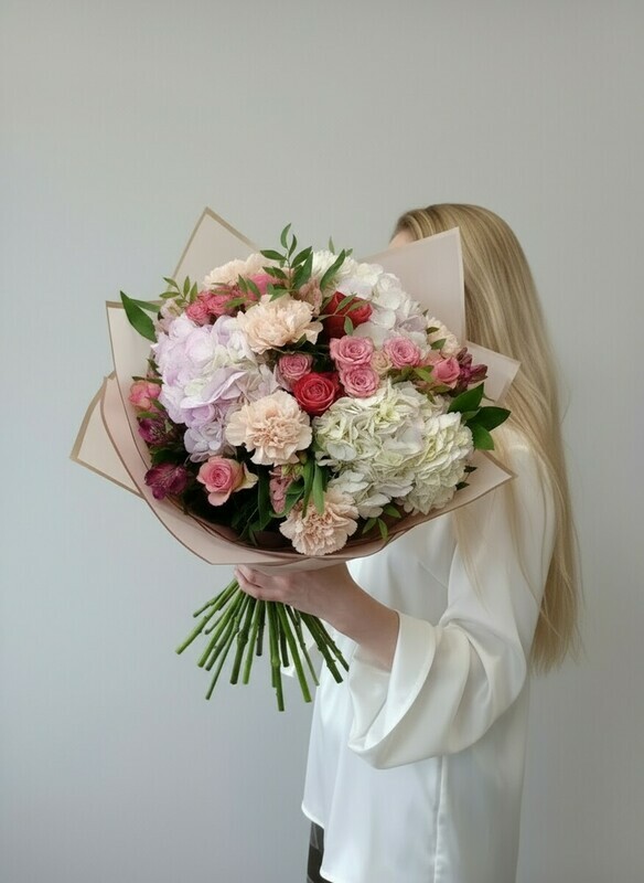 Букет с гортензией "Воздух", премиум