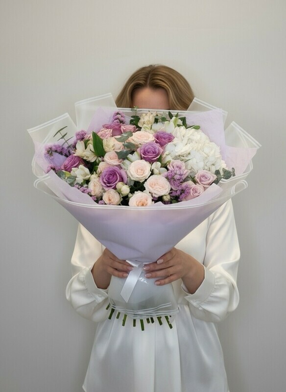 Букет с гортензией "Безмятежное счастье", премиум