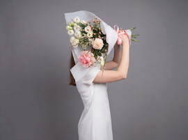 Букет весенний с вербой и эустомой  «То, что тебе нужно»