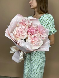 Ажурные розы в нежном исполнении Комплимент