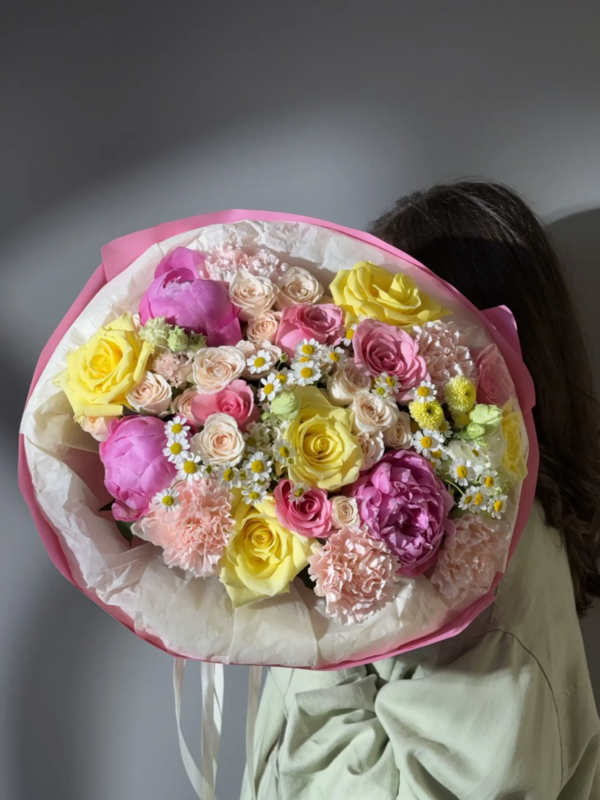 Bouquet with roses and peonies, standart