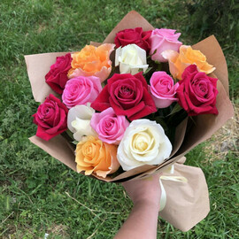Bouquet of 15 multi-colored roses "Emotions"