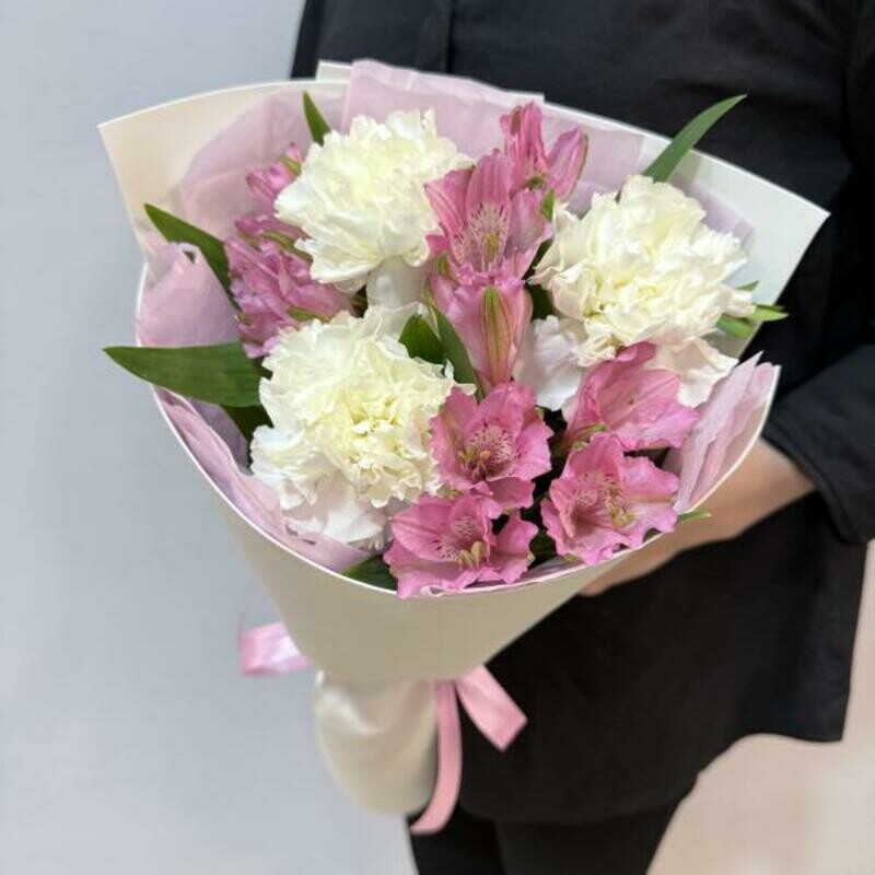 Букет-комплимент из диантусов и альстромерии, стандартный