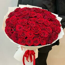 Buket 55 krasnih roz