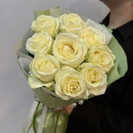 Buket iz 9 belih roz