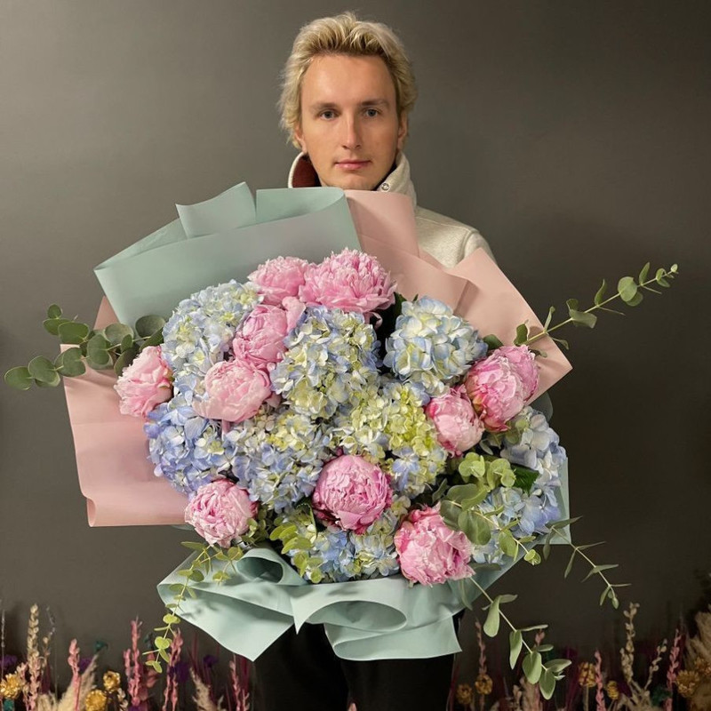 Peonies and hydrangeas, standart