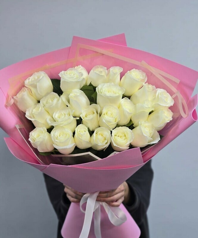 25 belih roz v nezhnoj upakovke, 25 belih roz v nezhnoj upakovke
