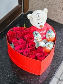 Sladkaya korobochka s igrushkoj